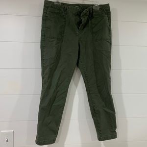 Old Navy Pixi olive green cropped pants size 14